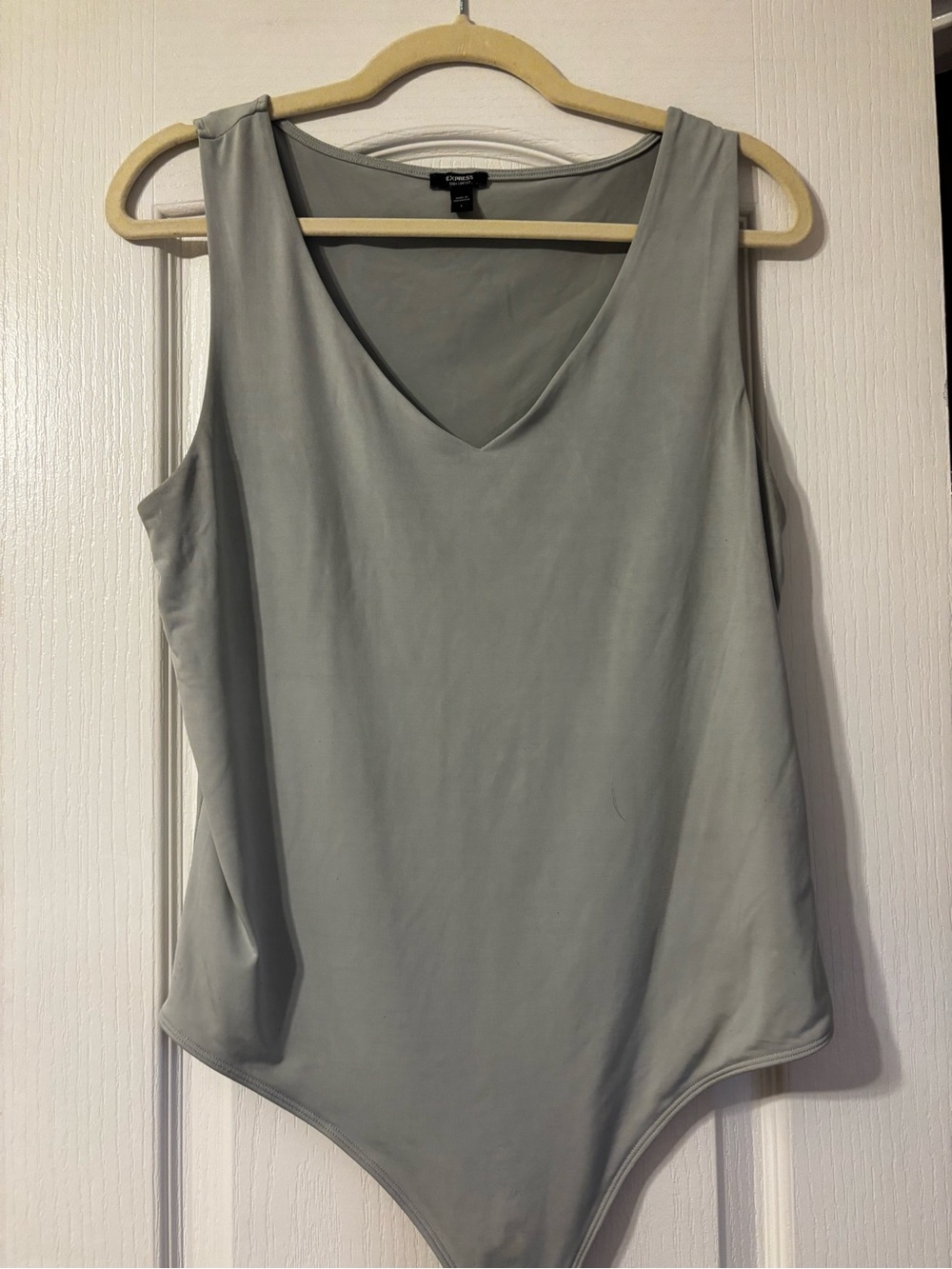 Express Light Gray V-Neck Sleeveless Bodysuit